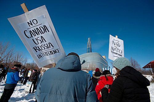 JOHN WOODS / WINNIPEG FREE PRESS
People gather at a rally in support of Ukraine and against the Russian invasion at The Forks Sunday, March 6, 2022.