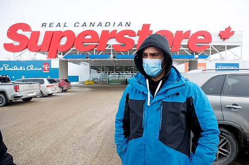 MIKE DEAL / WINNIPEG FREE PRESS
In the Superstore parking lot, shopper, Tommaso Panizza, talks about wether he will still wear a mask after the mandate is lifted.
With one week to go until the mask mandate is dropped, have store customers become lax with mask use?
See Chris Kitching story
220308 - Tuesday, March 08, 2022.