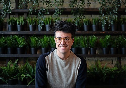 JESSICA LEE / WINNIPEG FREE PRESS

Filmmaker Damien Ferland poses for a portrait on March 8, 2022 at a cafe in the Exchange District.

Reporter: Randall


