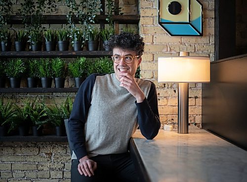 JESSICA LEE / WINNIPEG FREE PRESS

Filmmaker Damien Ferland poses for a portrait on March 8, 2022 at a cafe in the Exchange District.

Reporter: Randall


