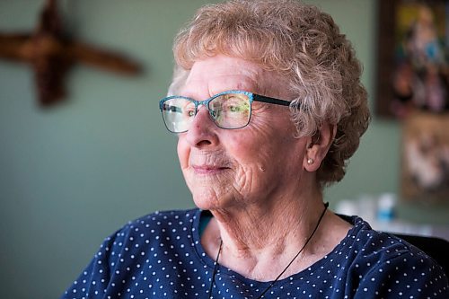 MIKAELA MACKENZIE / WINNIPEG FREE PRESS

Margaret Ward, a survivor of covid in the second wave, poses for a portrait in her room at the Convalescent Home of Winnipeg in Winnipeg on Wednesday, March 9, 2022. For Kevin story.
Winnipeg Free Press 2022.