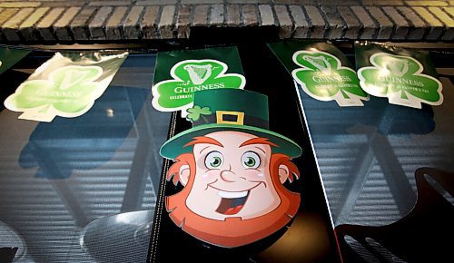 JOHN WOODS / WINNIPEG FREE PRESS
Fionn MacCools Restaurant and Pub Monday, March 14, 2022. With COVID-19 restrictions relaxing Jay Gilgour, owner of Fionns and his staff are getting ready for the first St. Patricks Day celebration on March 17 to take place in two years.