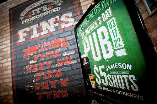 JOHN WOODS / WINNIPEG FREE PRESS
Fionn MacCools Restaurant and Pub Monday, March 14, 2022. With COVID-19 restrictions relaxing Jay Gilgour, owner of Fionns and his staff are getting ready for the first St. Patricks Day celebration on March 17 to take place in two years.