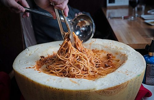 JESSICA LEE / WINNIPEG FREE PRESS

Chef Dann Carlo Ignacio prepares Amatriciana Cheese Wheel on March 15, 2022 at Little Nanas Italian Kitchen.

Reporter: Dave



