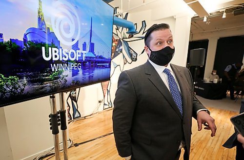 RUTH BONNEVILLE / WINNIPEG FREE PRESS

BIZ - Ubisoft

 Vice President of Production Technology for Ubisoft Nicolas Rioux, talks to the media at a press conference where they announced further plans for investment in Manitoba at their Winnipeg Studio Friday. 


March 18th,  2022
