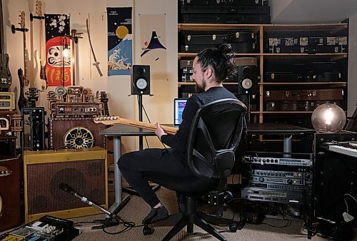 JESSICA LEE / WINNIPEG FREE PRESS

Steve Onotera, a YouTube personality who has close to 1 million subscribers, is photographed in his home studio on March 18, 2022.

Reporter: Dave S.


