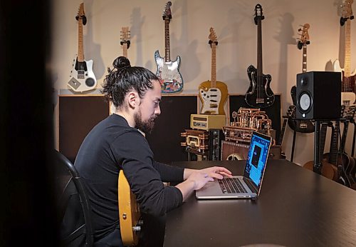 JESSICA LEE / WINNIPEG FREE PRESS

Steve Onotera, a YouTube personality who has close to 1 million subscribers, is photographed in his home studio on March 18, 2022.

Reporter: Dave S.


