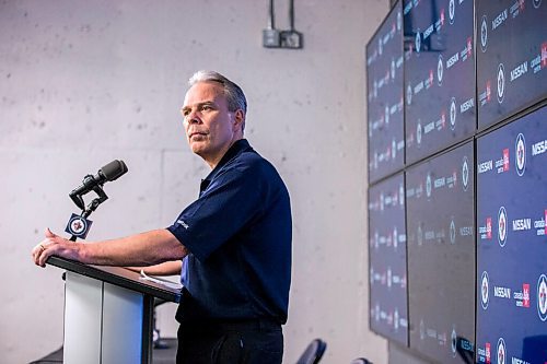 MIKAELA MACKENZIE / WINNIPEG FREE PRESS

Jets GM Kevin Cheveldayoff speaks to the media at the Canada Life Centre in Winnipeg on Monday, March 21, 2022.  For --- story.
Winnipeg Free Press 2022.