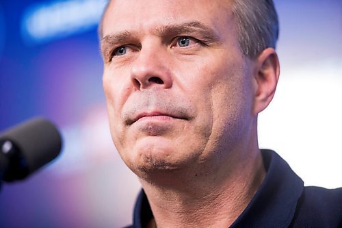 MIKAELA MACKENZIE / WINNIPEG FREE PRESS

Jets GM Kevin Cheveldayoff speaks to the media at the Canada Life Centre in Winnipeg on Monday, March 21, 2022.  For --- story.
Winnipeg Free Press 2022.