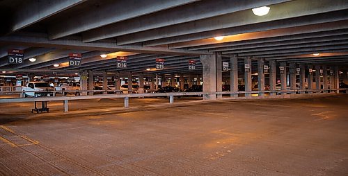 JESSICA LEE / WINNIPEG FREE PRESS

A mostly empty rental car garage is photographed at the Winnipeg airport on March 23, 2022.


