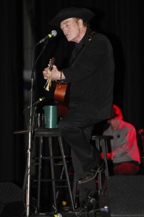 BORIS.MINKEVICH@FREEPRESS.MB.CA  100803 BORIS MINKEVICH / WINNIPEG FREE PRESS Stompin Tom Conners performs at the Centennial Concert Hall in Winnipeg.