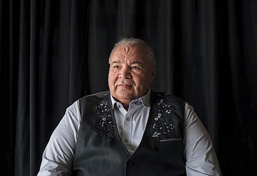 JESSICA LEE / WINNIPEG FREE PRESS

Manitoba Métis Federation President David Chartrand poses for a portrait at Assiniboia Downs on March 25, 2022.


