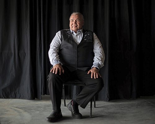 JESSICA LEE / WINNIPEG FREE PRESS

Manitoba Métis Federation President David Chartrand poses for a portrait at Assiniboia Downs on March 25, 2022.


