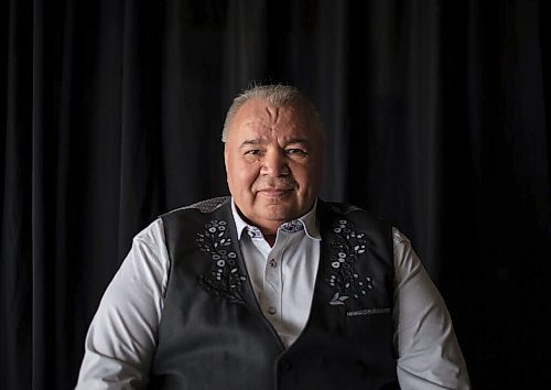 JESSICA LEE / WINNIPEG FREE PRESS

Manitoba Métis Federation President David Chartrand poses for a portrait at Assiniboia Downs on March 25, 2022.


