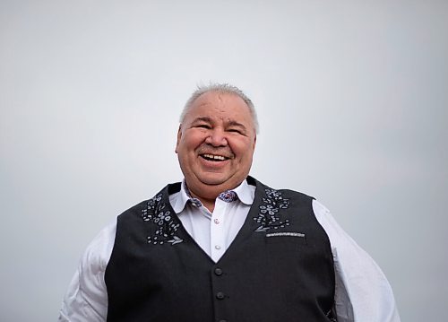 JESSICA LEE / WINNIPEG FREE PRESS

Manitoba Métis Federation President David Chartrand poses for a portrait at Assiniboia Downs on March 25, 2022.


