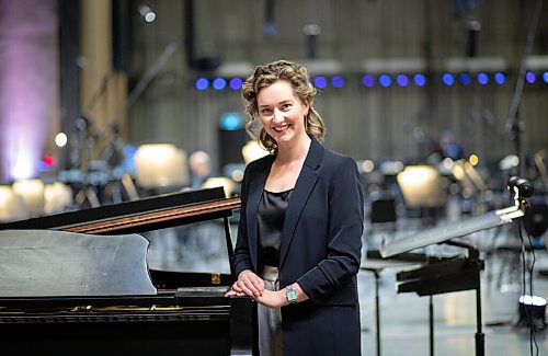 JESSICA LEE / WINNIPEG FREE PRESS

Lizzy Hoyt is photographed on the stage wing at Centennial Concert Hall on March 30, 2022.

Reporter: Holly