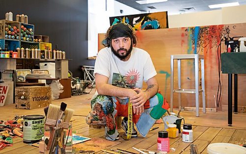 JESSICA LEE / WINNIPEG FREE PRESS

Winnipeg artist Bistyek poses for a photo at his studio space on March 31, 2022.