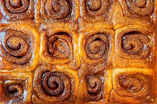 Mike Sudoma / Winnipeg Free Press
A sampling of bread maker, Jared Ozuks handmade cinnamon buns Tuesday evening
April 5, 2022