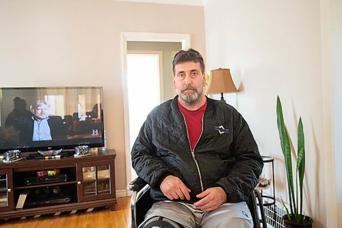 Mike Sudoma / Winnipeg Free Press
Jeff Carpenter sits in his wheelchair in his home Friday afternoon.
April 8, 2022