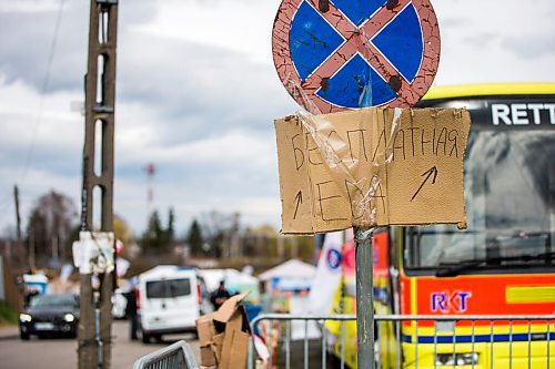 MIKAELA MACKENZIE / WINNIPEG FREE PRESS

Makeshift signs for aid at the border crossing at Medyka on Wednesday, April 6, 2022. For Melissa story.
Winnipeg Free Press 2022.