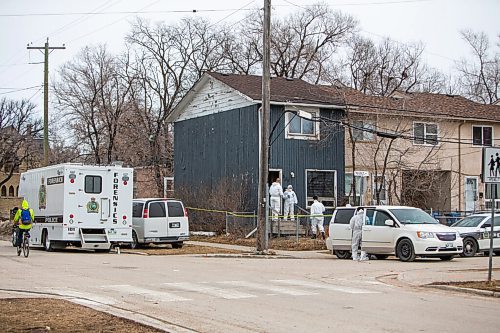Daniel Crump / Winnipeg Free Press. Winnipeg Police are investigating a suspected homicide at 527 Magnus avenue. Police were called to the area just after 6pm Friday evening for a report of an individual armed with weapons. April 9, 2022.