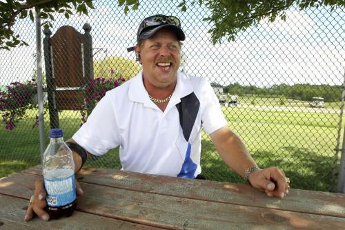 MIKE.DEAL@FREEPRESS.MB.CA 100812 - Thursday, August 12, 2010 -  Andy Jacobsen, 49, has become an avid golfer with a handicap of 16 in only a year-and-a-half.  For a feature for the golf page.. MIKE DEAL / WINNIPEG FREE PRESS