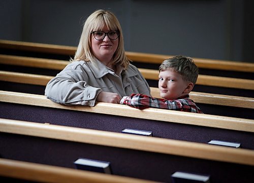 JOHN WOODS / WINNIPEG FREE PRESS
Alina Roshko and her son Dima, 9, are photographed at Bethel Mennonite Church Sunday, April 10, 2022. Roshko came to Canada with her two children and is staying with her sisters family while her husband remains in Ukraine to fight.
