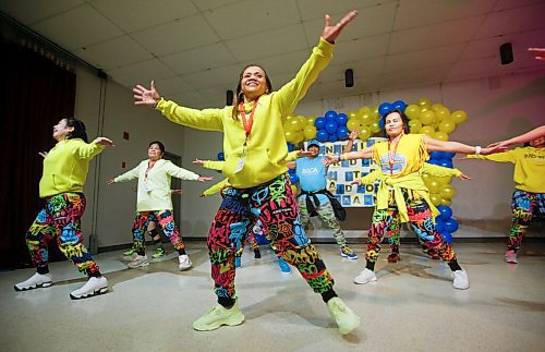 JOHN WOODS / WINNIPEG FREE PRESS
Rhiz Aco leads a zumba class at the Philippine Canadian Cultural Centre of Manitoba Sunday, April 10, 2022. Money raised will be given to Manitoba Red Cross for Ukraine relief.

Re; Abas