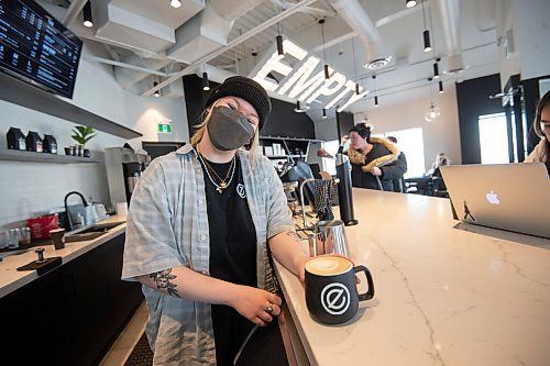 Mike Sudoma / Winnipeg Free Press
Barista Emily Green serves up a Vanilla Latte, one of Empty Cups most popular beverages Tuesday
April 12, 2022