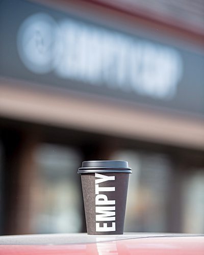 Mike Sudoma / Winnipeg Free Press
A vanilla latte served in an Empty Cup branded to go cup outside of their shop on Academy Rd Tuesday morning
April 12, 2022