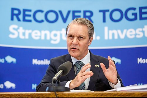 MIKE DEAL / WINNIPEG FREE PRESS
Finance Minister Cameron Friesen announces the contents of the governments 2022 budget during a media lockup at the Manitoba Legislative building Tuesday afternoon.
220412 - Tuesday, April 12, 2022.