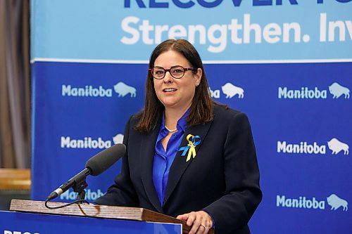 MIKE DEAL / WINNIPEG FREE PRESS
Premier Heather Stefanson discusses the governments 2022 budget with the media at the Manitoba Legislative building Tuesday afternoon.
220412 - Tuesday, April 12, 2022.