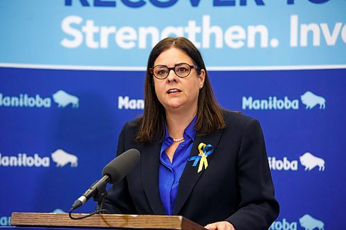 MIKE DEAL / WINNIPEG FREE PRESS
Premier Heather Stefanson discusses the governments 2022 budget with the media at the Manitoba Legislative building Tuesday afternoon.
220412 - Tuesday, April 12, 2022.