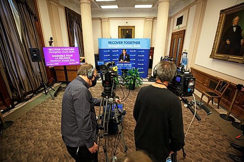 MIKE DEAL / WINNIPEG FREE PRESS
Premier Heather Stefanson discusses the governments 2022 budget with the media at the Manitoba Legislative building Tuesday afternoon.
220412 - Tuesday, April 12, 2022.