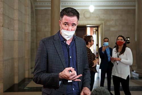 MIKE DEAL / WINNIPEG FREE PRESS
Thomas Linner, Manitoba Health Coalition Director provides his views regarding the provincial governments 2022 budget with the media at the Manitoba Legislative building Tuesday afternoon.
220412 - Tuesday, April 12, 2022.