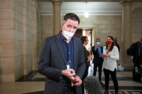 MIKE DEAL / WINNIPEG FREE PRESS
Thomas Linner, Manitoba Health Coalition Director provides his views regarding the provincial governments 2022 budget with the media at the Manitoba Legislative building Tuesday afternoon.
220412 - Tuesday, April 12, 2022.