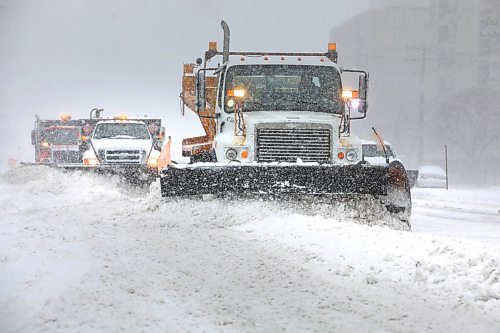 RUTH BONNEVILLE / WINNIPEG FREE PRESS

\Weather standup

A line of snow plows  makes their way down Portage Ave. west bound near Sturgeon road Wednesday.  


April 13th,  2022
