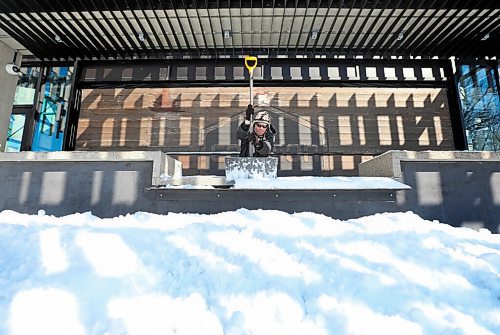 RUTH BONNEVILLE / WINNIPEG FREE PRESS

Weather Standup

Andrew Evans clears the snow off the outside bar of The Common at the Forks Monday.  He was part of a crew of people hired by the Forks to clear snow off outdoor furniture to allow for outdoor seating. 

April 18h,  2022
