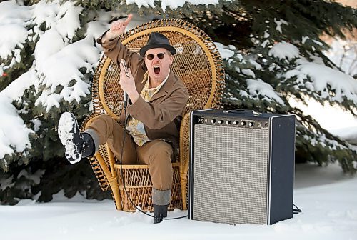 JOHN WOODS / WINNIPEG FREE PRESS
Blues singer and harmonica player Benjamin Darvill, who goes under the performance name Son Of Dave, is photographed outside his home in Winnipeg Monday, April 18, 2022. Darvill has several shows coming up in Winnipeg.

Re: Small