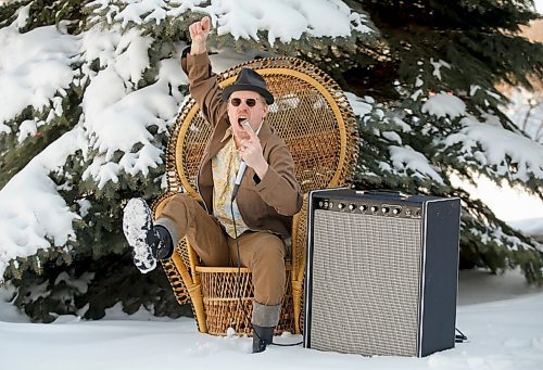 JOHN WOODS / WINNIPEG FREE PRESS
Blues singer and harmonica player Benjamin Darvill, who goes under the performance name Son Of Dave, is photographed outside his home in Winnipeg Monday, April 18, 2022. Darvill has several shows coming up in Winnipeg.

Re: Small