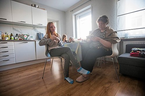 MIKAELA MACKENZIE / WINNIPEG FREE PRESS

Julia Popova (left) and Nadiya Firsova speak about their experiences as Ukrainian refugees in Wrzesnia on Tuesday, April 12, 2022. The apartment that they are staying at has been provided to them for free. For Melissa story.
Winnipeg Free Press 2022.