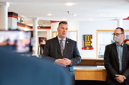 JESSICA LEE / WINNIPEG FREE PRESS

UFFW president Tom Bilous (centre) speaks at a media launch for the UFFW Paul Lafrance Mental Health Treatment Fund on April 19, 2022 at the UFFW office.


Reporter: Katlyn