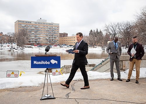 JESSICA LEE / WINNIPEG FREE PRESS

Transportation and Infrastructure Minister Doyle Piwnuik (centre) is photographed April 20, 2022 outside the Legislative Building before delivering an announcement on the flooding forecast in Manitoba.

Reporter: Danielle