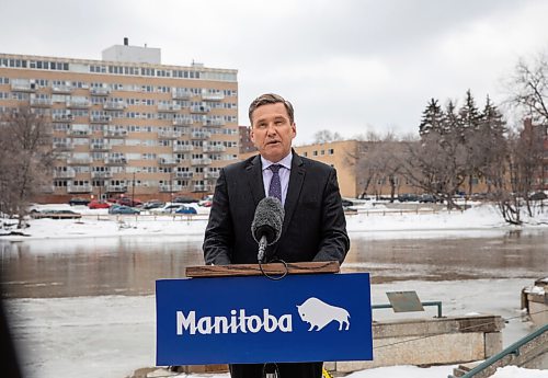 JESSICA LEE / WINNIPEG FREE PRESS

Transportation and Infrastructure Minister Doyle Piwnuik (centre) is photographed April 20, 2022 outside the Legislative Building delivering an announcement on the flooding forecast in Manitoba.

Reporter: Danielle