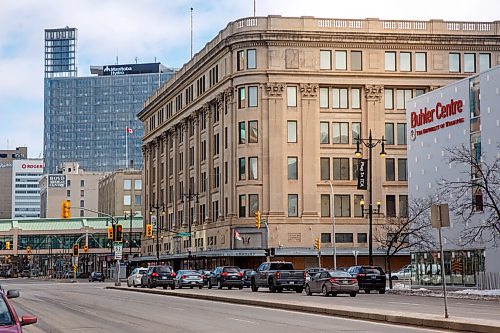 MIKE DEAL / WINNIPEG FREE PRESS
The Bay Building at the corner of Portage Avenue and Colony Street.
220421 - Thursday, April 21, 2022.