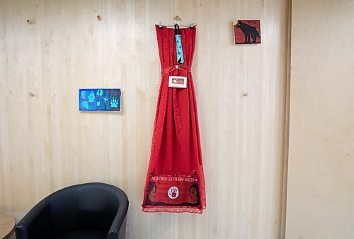 JESSICA LEE / WINNIPEG FREE PRESS

A red dress is photographed in a common area at 126 Alfred Avenue on April 21, 2022. The formerly dilapidated apartment building will now be a resource centre and house youth transitioning from CFS care.

Reporter: Ben
