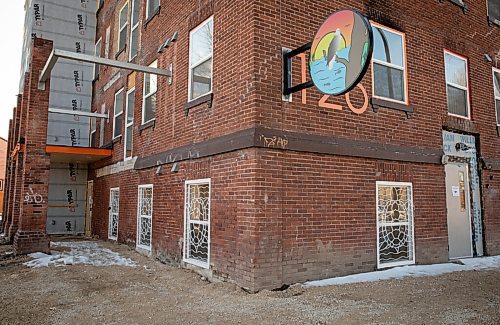 JESSICA LEE / WINNIPEG FREE PRESS

126 Alfred Avenue is photographed on April 21, 2022. The formerly dilapidated apartment building will now be a resource centre and house youth transitioning from CFS care.

Reporter: Ben