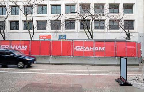 JESSICA LEE / WINNIPEG FREE PRESS

Construction can be seen beside Bagelsmith on April 22, 2022.

Reporter: Joyanne