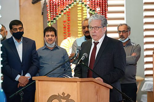 JOHN WOODS / WINNIPEG FREE PRESS
Federal MP Dan Vandal announces another government handout of $700,000 to the Hindu Temple and Cultural Centre at the temple Sunday, April 24, 2022. 

Re: ?
