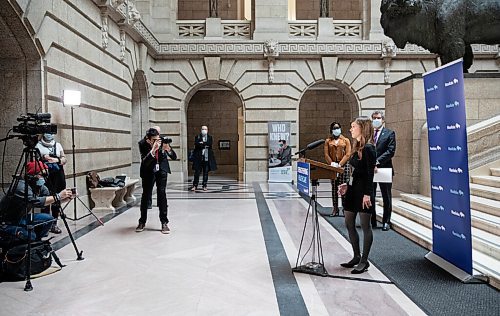 JESSICA LEE / WINNIPEG FREE PRESS

Heart recipient Kristin Millar speaks to the media at the Legislative Building during a press event on April 25, 2022 about her experiences.

Reporter: Carol